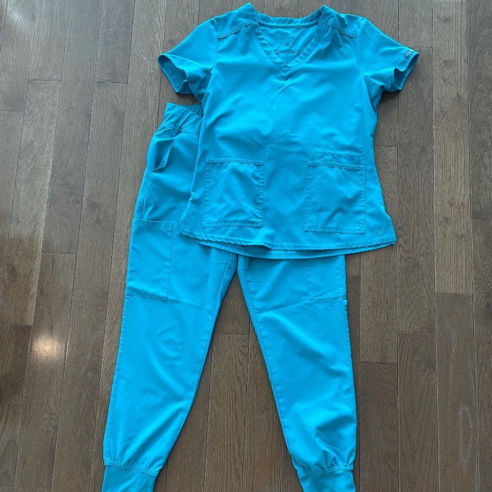 Med Couture Insight Scrub Set